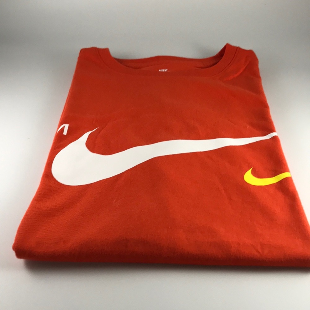 Nike Sportswear Tee Shirt - Men’s Medium
